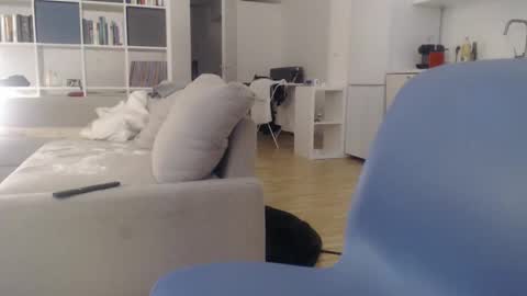 Snapshot of francescosal chatting on 10/12/25, 04:39 francescosal online show from 10/12/25, 04:39