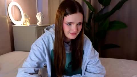 Snapshot of francessmason chatting on 02/27/26, 07:52 Marybrown eye Katy gray eye online show from 02/27/26, 07:52