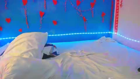 francihot4 online show from 02/16/25, 08:22