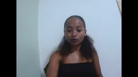 Snapshot of francine925426 chatting on 06/01/26, 03:03 francine925426 online show from 06/01/26, 03:03