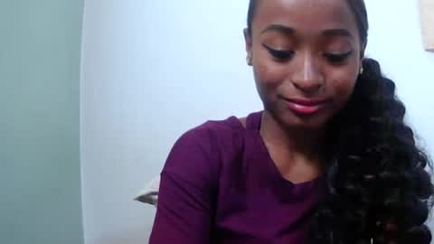 Snapshot of francine925426 chatting on 06/13/26, 09:18 francine925426 online show from 06/13/26, 09:18