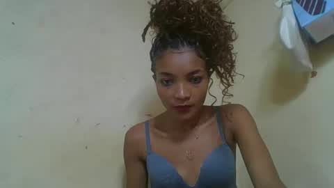 Snapshot of francinoli chatting on 05/09/26, 08:41 Francinoli online show from 05/09/26, 08:41