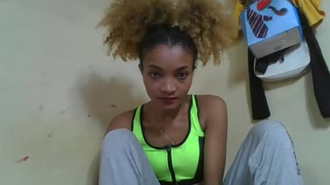 Snapshot of francinoli chatting on 05/16/26, 10:52 Francinoli online show from 05/16/26, 10:52