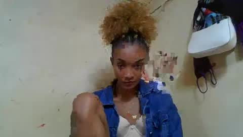 Snapshot of francinoli chatting on 05/20/26, 05:19 Francinoli online show from 05/20/26, 05:19
