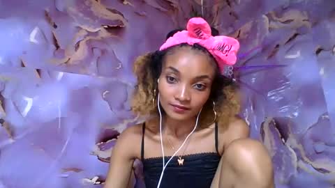 Snapshot of francinoli chatting on 06/04/26, 06:25 Francinoli online show from 06/04/26, 06:25