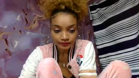 Snapshot of francinoli chatting on 06/25/26, 05:12 Francinoli online show from 06/25/26, 05:12
