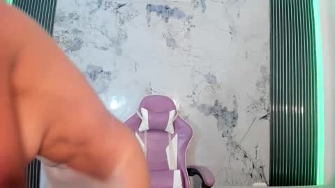 Laura online show from 02/09/26, 07:29