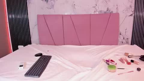 Laura online show from 03/20/26, 08:35