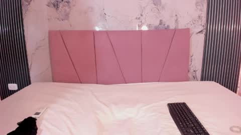 Laura online show from 04/07/26, 07:25