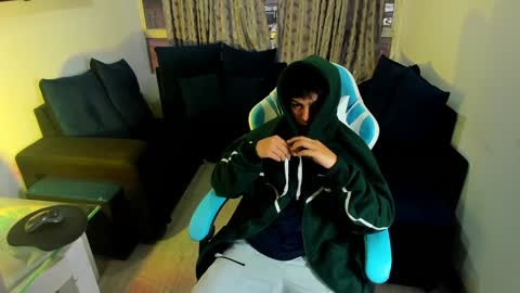 frank online show from 01/11/25, 10:40