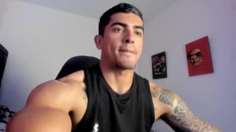 Snapshot of franco_ruiz_ chatting on 11/30/25, 05:50 franco online show from 11/30/25, 05:50