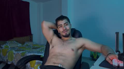 Snapshot of francobanderas1 chatting on 03/12/26, 02:50 FRANCO online show from 03/12/26, 02:50