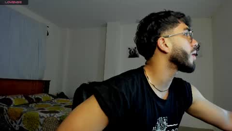Snapshot of francobanderas1 chatting on 06/12/26, 01:59 FRANCO online show from 06/12/26, 01:59