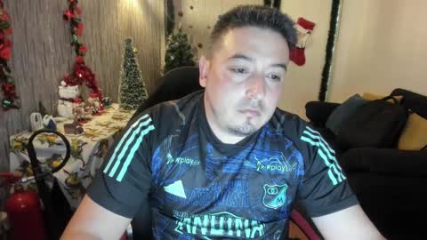 Snapshot of francoisroy chatting on 12/05/24, 04:23 Juan online show from 12/05/24, 04:23