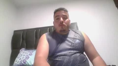 Snapshot of francoisroy chatting on 12/29/24, 04:27 Juan online show from 12/29/24, 04:27