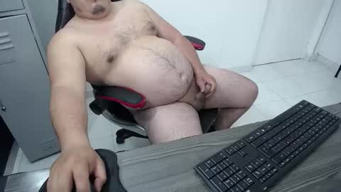 Snapshot of francoisroy chatting on 09/08/25, 07:57 Juan online show from 09/08/25, 07:57