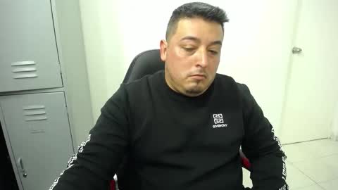 Snapshot of francoisroy chatting on 10/01/25, 09:54 Juan online show from 10/01/25, 09:54