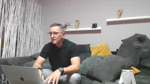 Frank online show from 06/12/26, 08:19