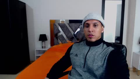 Frank online show from 02/11/25, 05:16