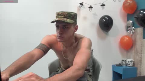 Snapshot of frank_millers chatting on 10/22/25, 10:42 Frank online show from 10/22/25, 10:42