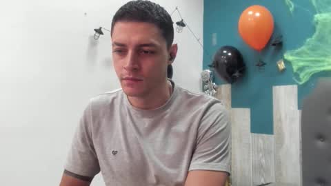 Snapshot of frank_millers chatting on 10/28/25, 08:00 Frank online show from 10/28/25, 08:00