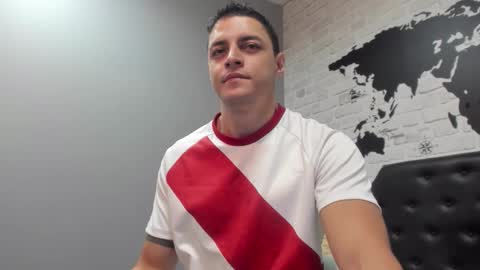 Snapshot of frank_millers chatting on 01/05/26, 05:27 Frank online show from 01/05/26, 05:27