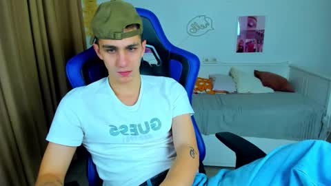 Frank online show from 10/31/25, 04:57