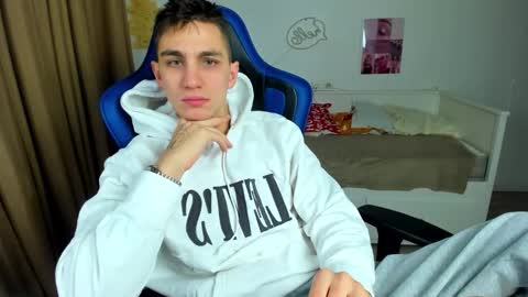 Frank online show from 12/22/25, 05:04