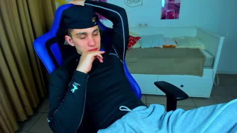 Frank online show from 04/22/26, 05:32