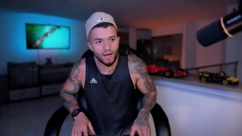 Frank Farrell. Hey remember to give me a thumbs up Ty online show from 09/08/25, 11:15