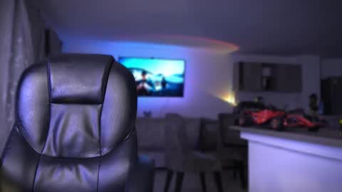 Frank Farrell. Hey remember to give me a thumbs up Ty online show from 09/16/25, 02:23