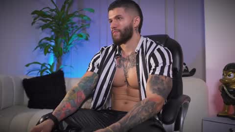 Frank Farrell. Hey remember to give me a thumbs up Ty online show from 04/08/26, 06:08