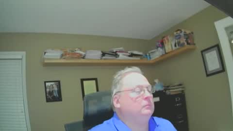 Snapshot of frankie6207 chatting on 01/19/25, 07:04 frankie6207 online show from 01/19/25, 07:04