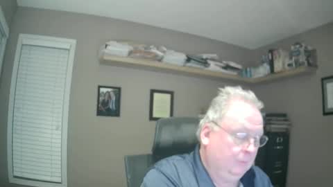 Snapshot of frankie6207 chatting on 10/25/25, 06:21 frankie6207 online show from 10/25/25, 06:21
