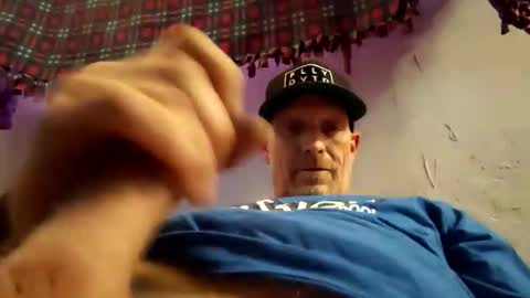Famous Blue Eyes online show from 05/10/26, 11:32