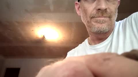 Famous Blue Eyes online show from 05/17/26, 11:12