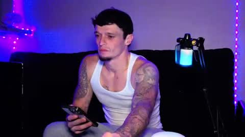 Snapshot of frankoafterdark chatting on 11/01/25, 04:03 Franco online show from 11/01/25, 04:03