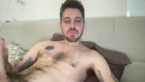 Snapshot of frankybiiig chatting on 12/15/24, 01:22 thegoodandbiiig online show from 12/15/24, 01:22