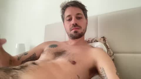 Snapshot of frankybiiig chatting on 09/18/25, 08:38 thegoodandbiiig online show from 09/18/25, 08:38