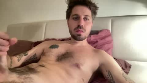 Snapshot of frankybiiig chatting on 10/16/25, 05:25 thegoodandbiiig online show from 10/16/25, 05:25