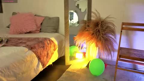 Fransheska online show from 04/24/26, 11:34