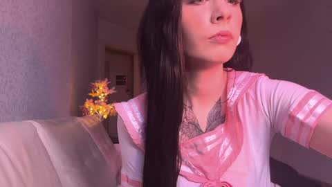 Snapshot of frau_basted chatting on 01/07/25, 12:31 mistress Bastet and mintcola online show from 01/07/25, 12:31