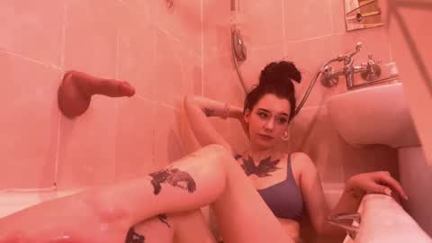 Snapshot of frau_basted chatting on 01/10/25, 05:56 mistress Bastet and mintcola online show from 01/10/25, 05:56