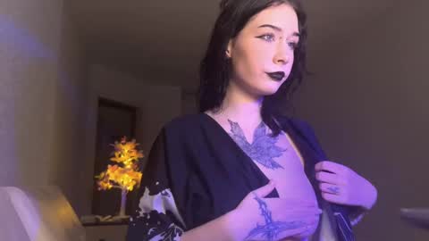 Snapshot of frau_basted chatting on 01/16/25, 06:06 mistress Bastet and mintcola online show from 01/16/25, 06:06