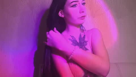 Snapshot of frau_basted chatting on 01/16/25, 09:08 mistress Bastet and mintcola online show from 01/16/25, 09:08