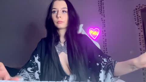 Snapshot of frau_basted chatting on 02/19/25, 12:25 mistress Bastet and mintcola online show from 02/19/25, 12:25