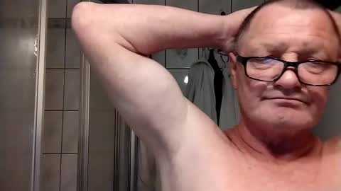 Wolfi online show from 03/03/25, 10:17