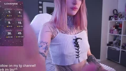 Asya UwU   online show from 05/15/26, 06:26