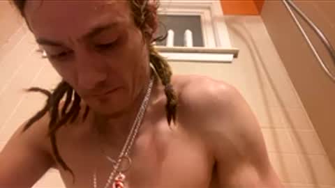 Snapshot of freaktwink420 chatting on 12/18/25, 05:46 Squirrel twink online show from 12/18/25, 05:46