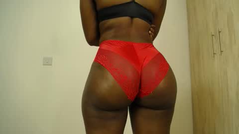 Snapshot of freaky_ass chatting on 05/25/26, 04:35 Berry online show from 05/25/26, 04:35